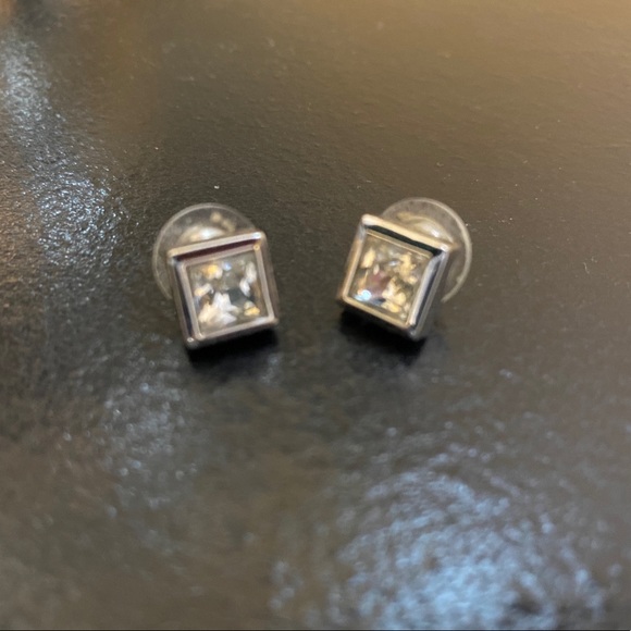 Swarovski square stud earrings - Picture 4 of 4
